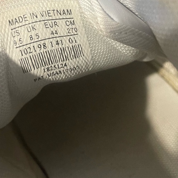 LV limited edition White Leather Low-Top Sneakers with Brown Monogram Overlay - Picture 2 of 2